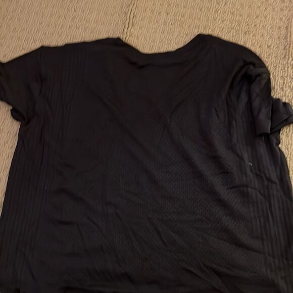 Lululemon Purple Tee Size 8 - Picture 3 of 3